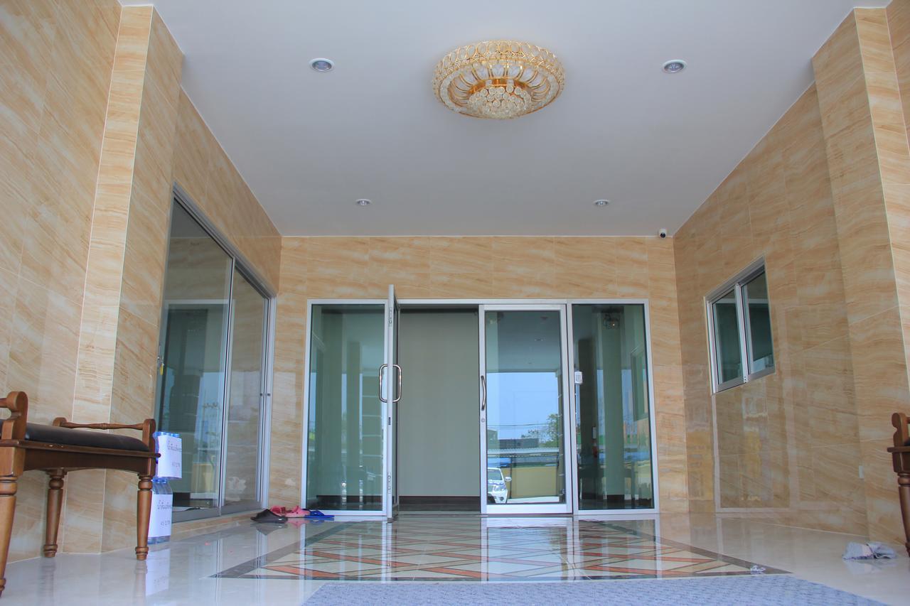 Thani Residence Csonburi Kültér fotó