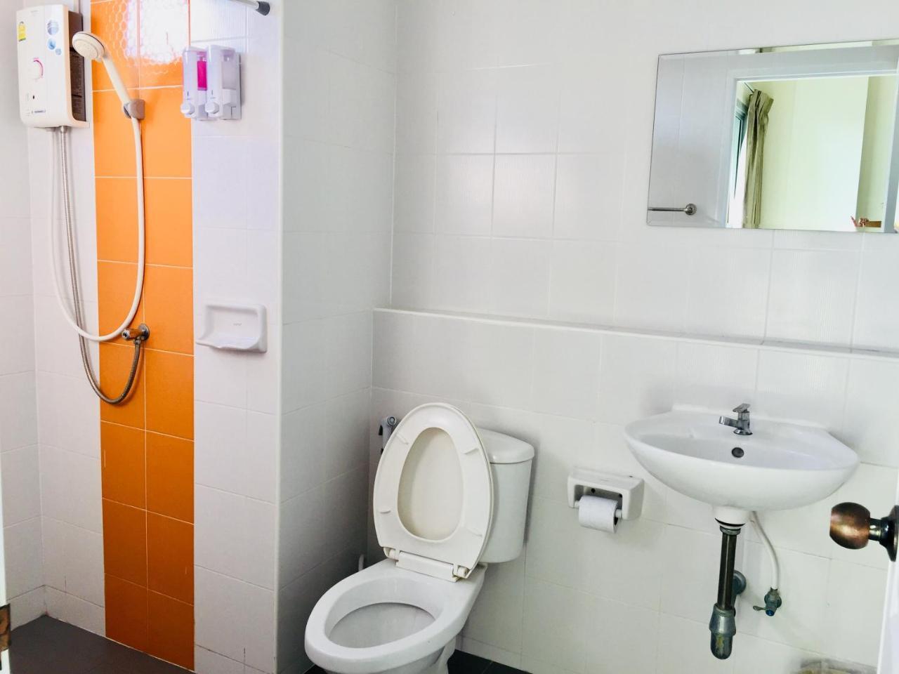 Thani Residence Csonburi Kültér fotó